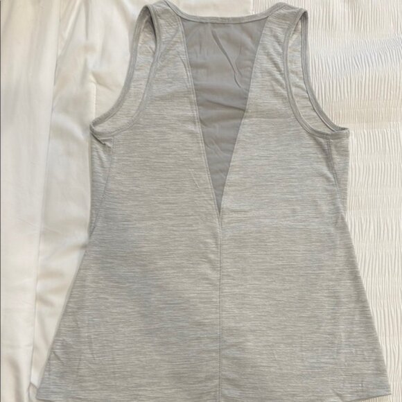 ❤️Old Navy Gray Tank Top Relaxed Fit Scoop Neck ❤️ - Picture 3 of 4